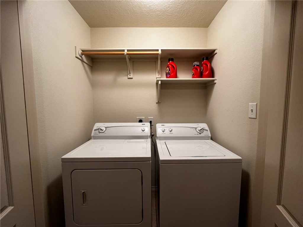 1000 Spring Loop 1307 Property Photo 13