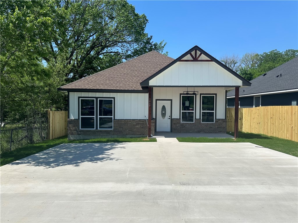 1009 Hunters Lane Property Photo