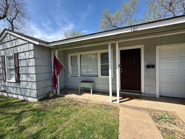 101 Moss Street Property Photo