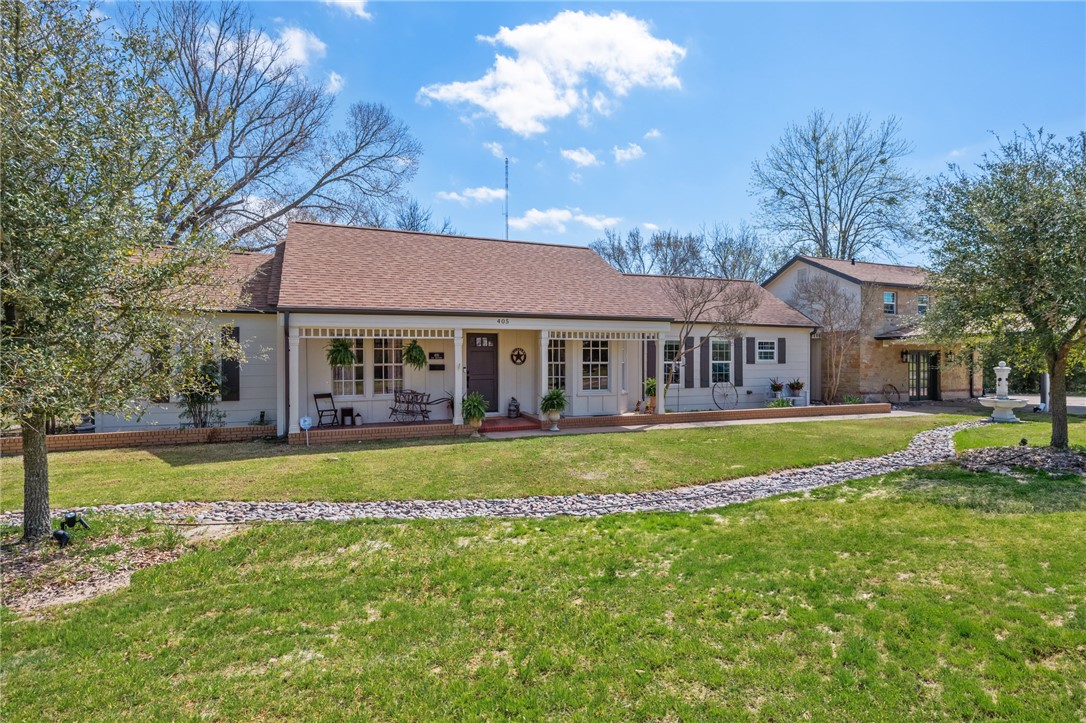 405 Brookside Drive E Property Photo
