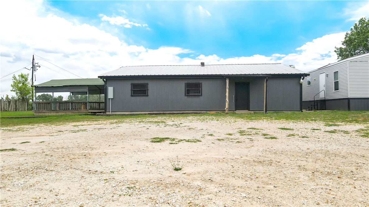 7689 Fm 2000 Property Photo