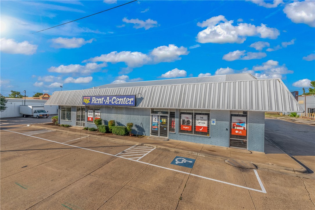 1300 South Texas Avenue Property Photo 1