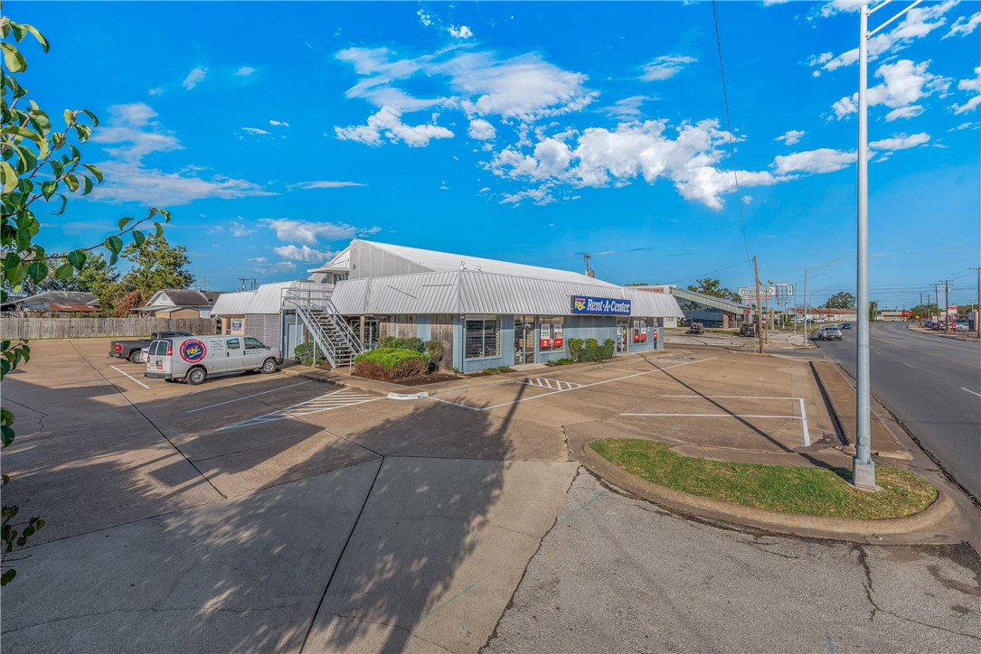 1300 South Texas Avenue Property Photo 2