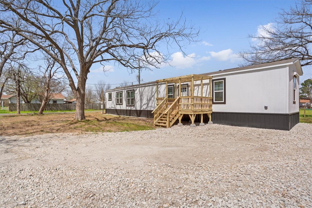 404 East Collins Street Property Photo