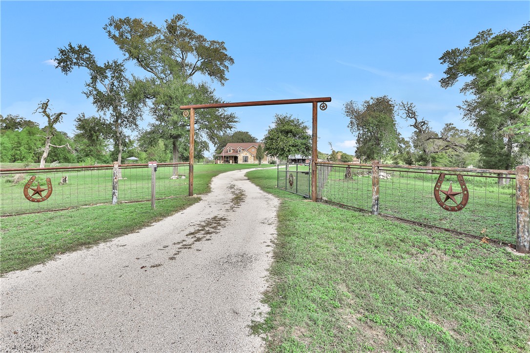 16537 Fm 1227 Property Photo