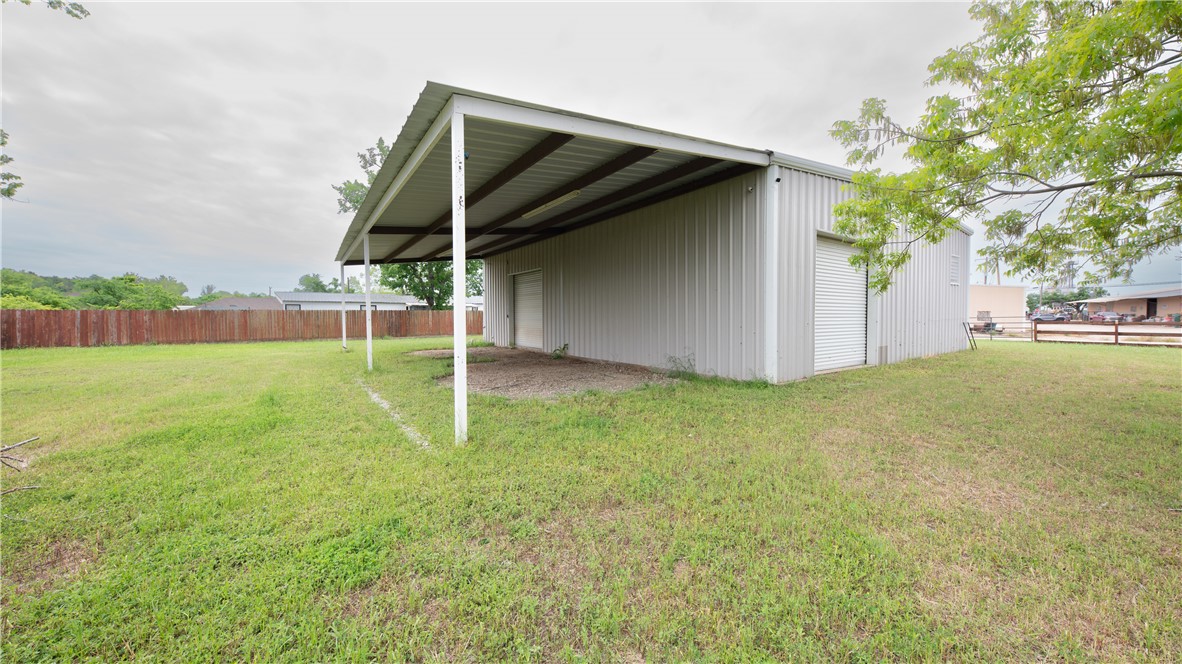 200 South Glass Street Property Photo 4