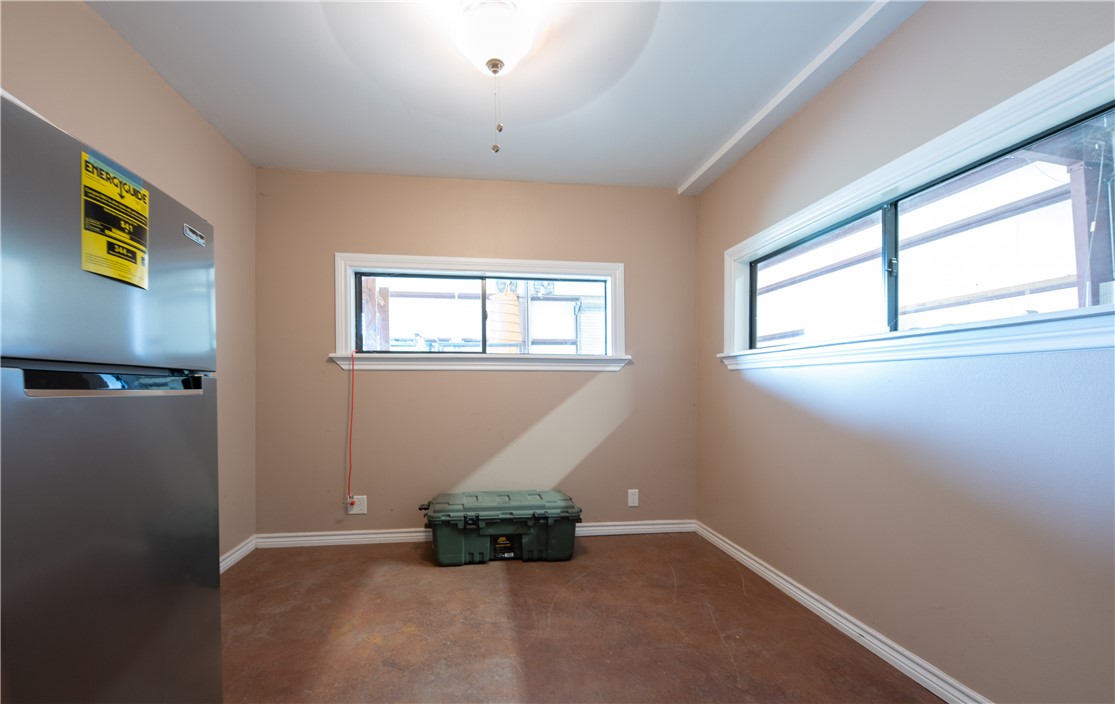 200 South Glass Street Property Photo 11