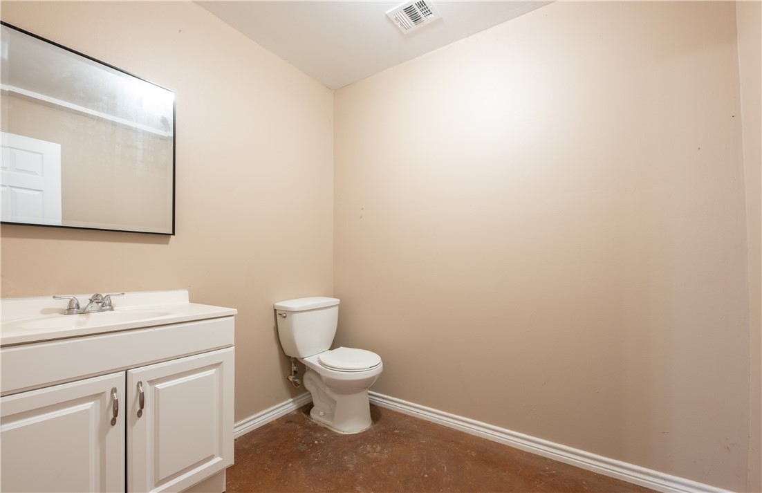 200 South Glass Street Property Photo 13