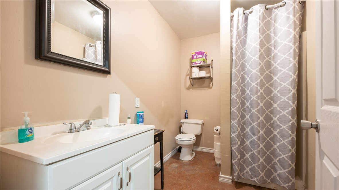 200 South Glass Street Property Photo 15