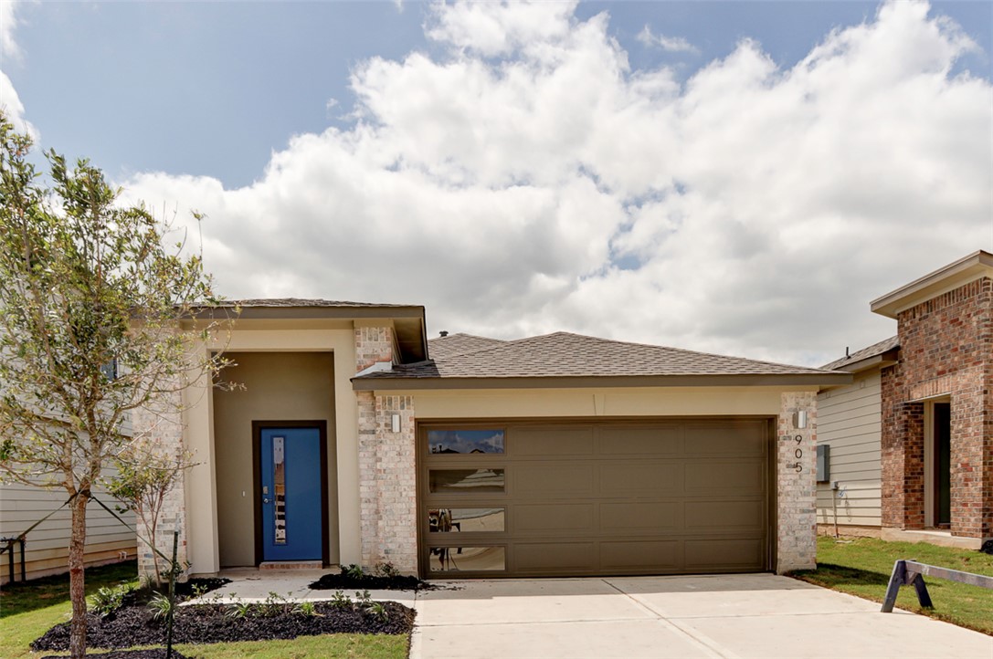 905 Kickapoo Lane Property Photo 1