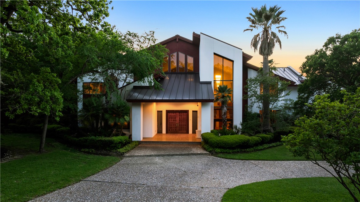 8604 Creekview Court