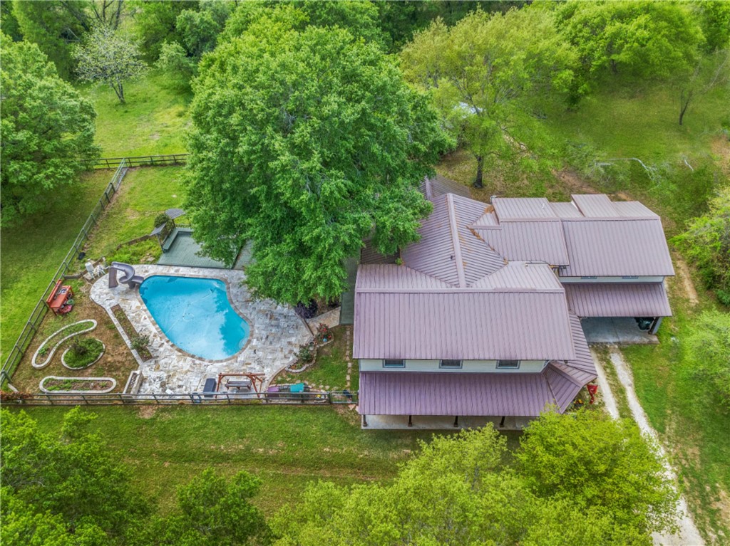 640 Piney Creek Drive Property Photo 1