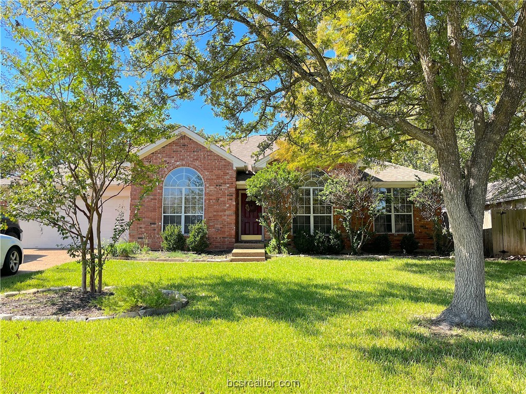 612 Summerglen Drive Property Photo 1