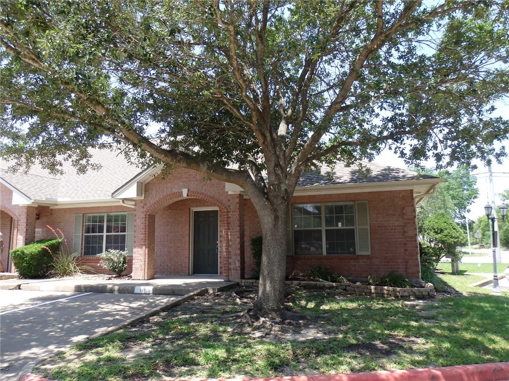 1702 Deacon 101 Property Photo 1