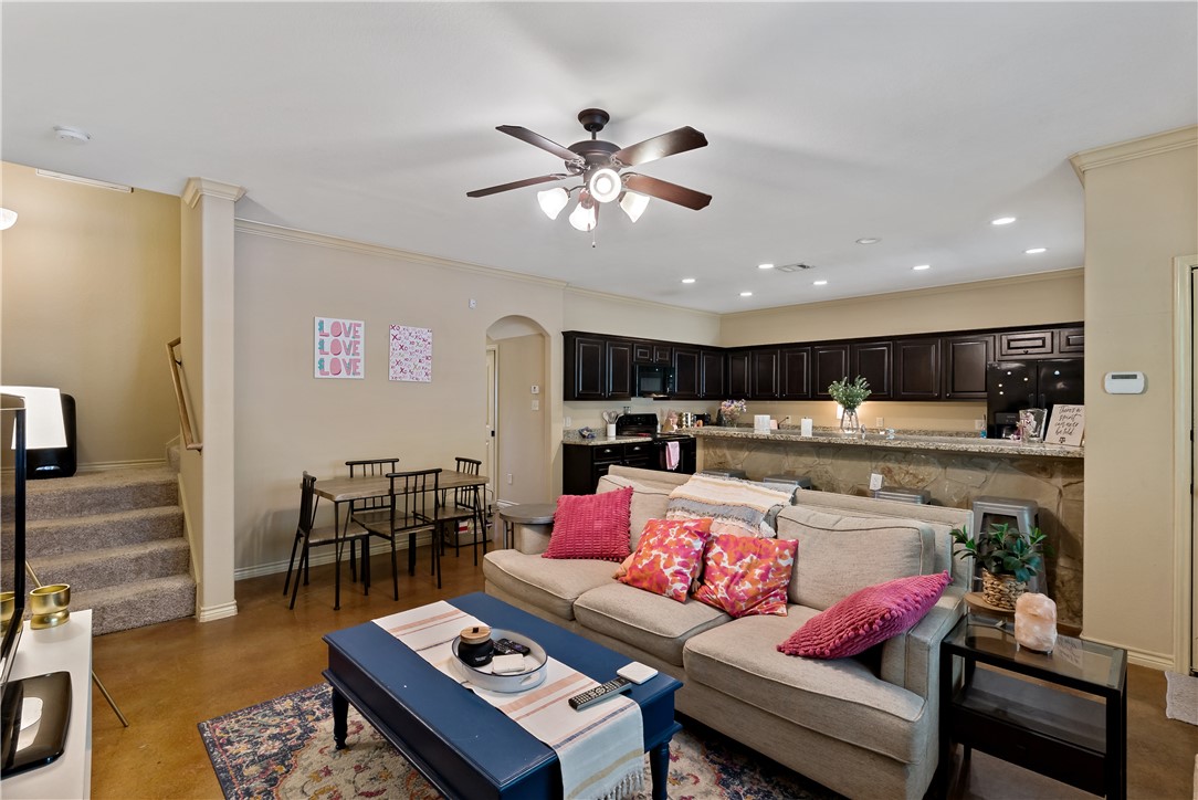 3338 Cullen Trail Property Photo 6