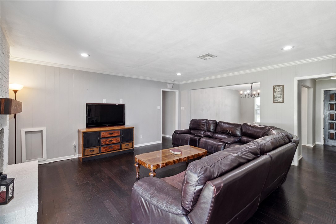 3301 Carter Creek Parkway Property Photo 7
