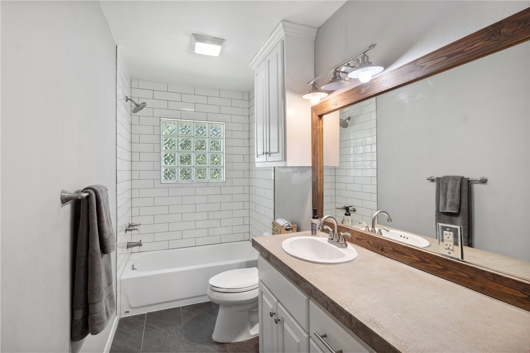 3301 Carter Creek Parkway Property Photo 17