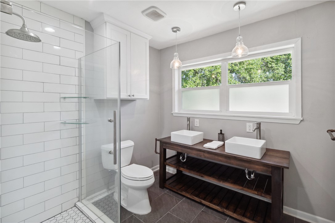 3301 Carter Creek Parkway Property Photo 20
