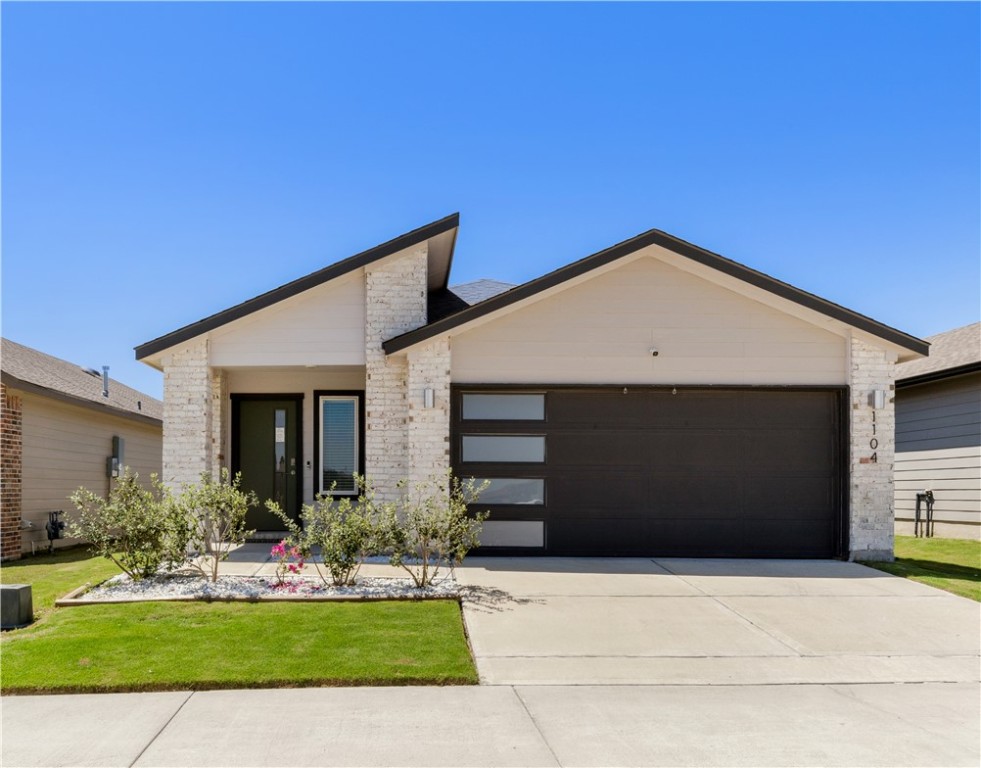 1104 Amistad Loop Property Photo