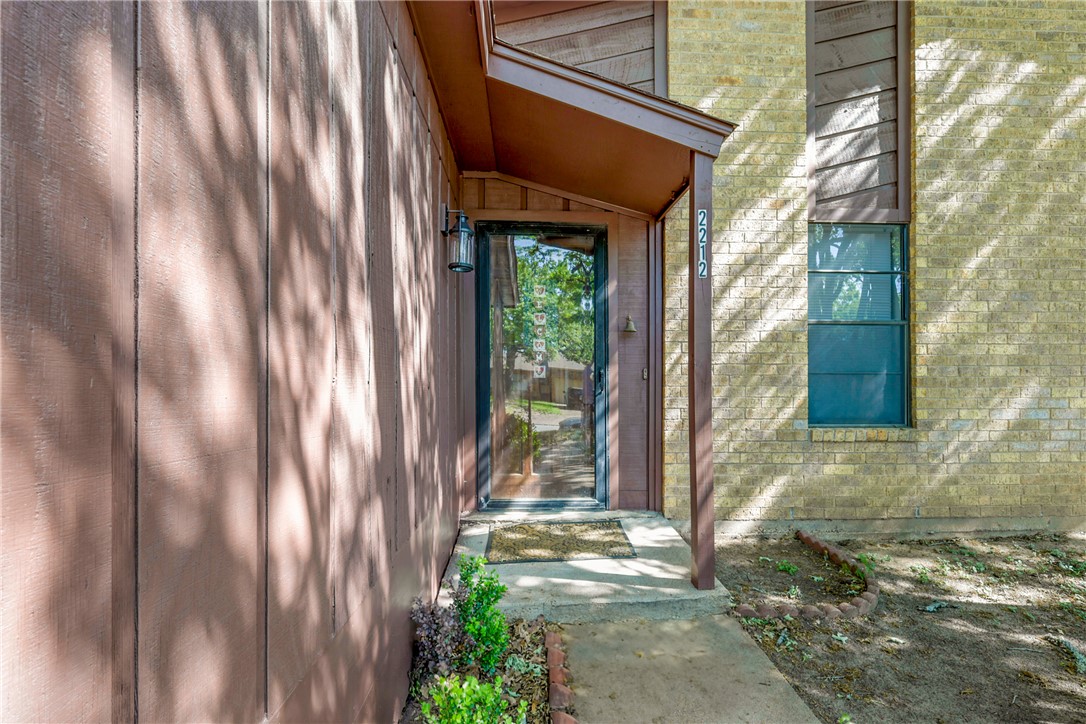 2212 Young Place A Property Photo 2