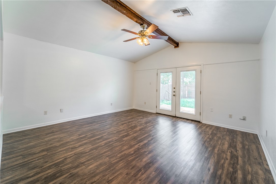 2212 Young Place A Property Photo 4