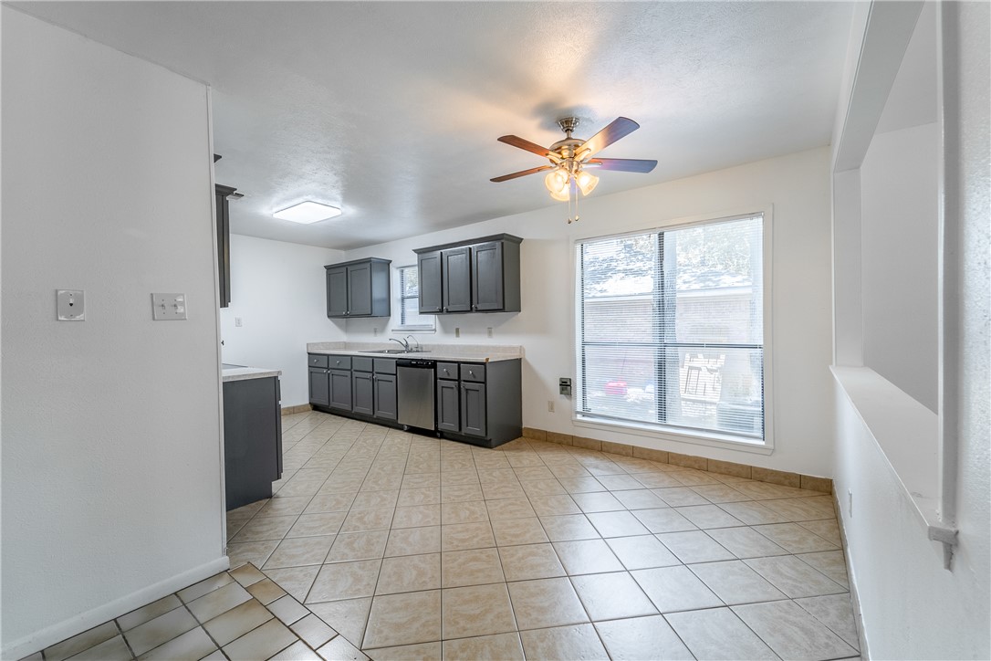 2212 Young Place A Property Photo 8