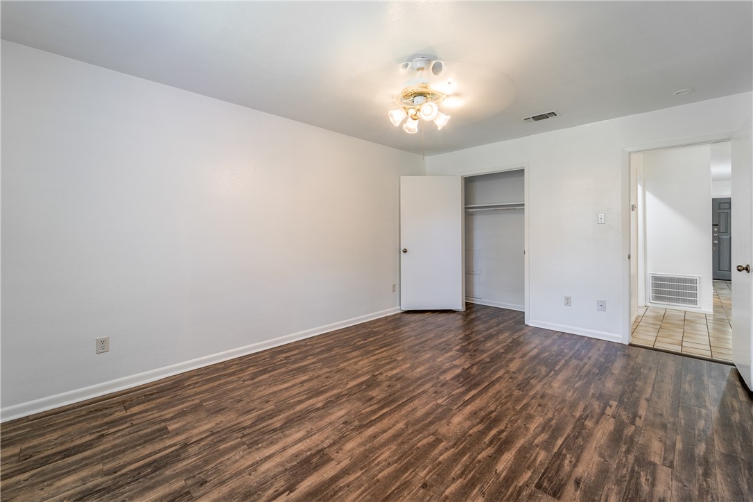 2212 Young Place A Property Photo 12