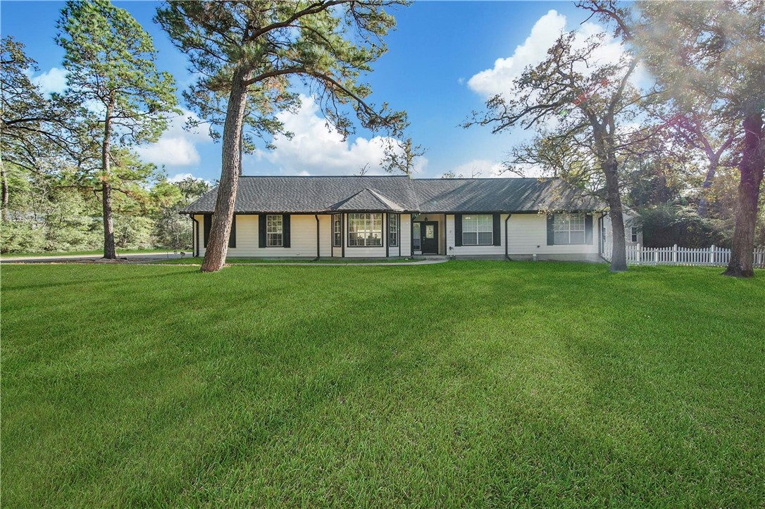 4068 Highway 105 E Property Photo 1