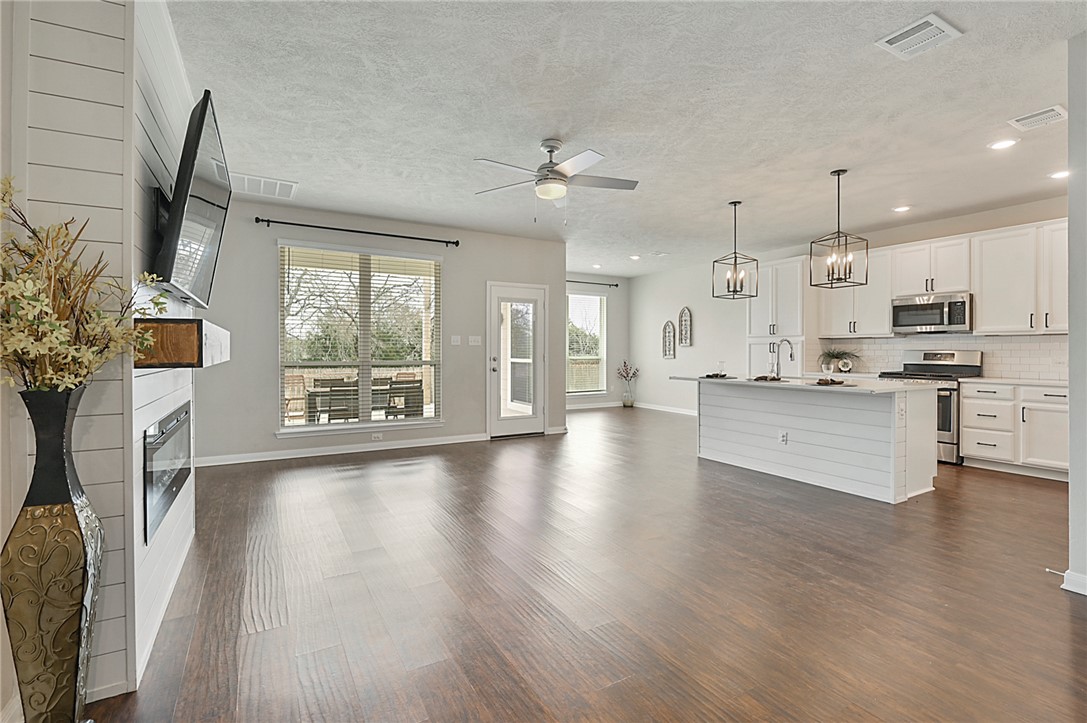 4105 Gregg Court Property Photo 3