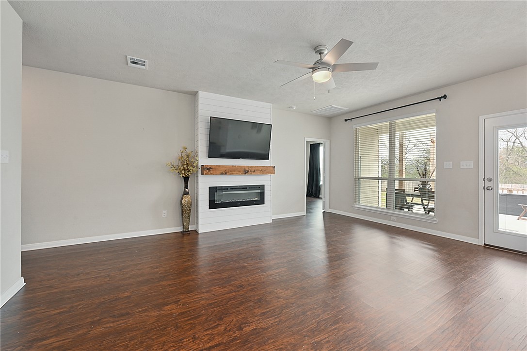 4105 Gregg Court Property Photo 4