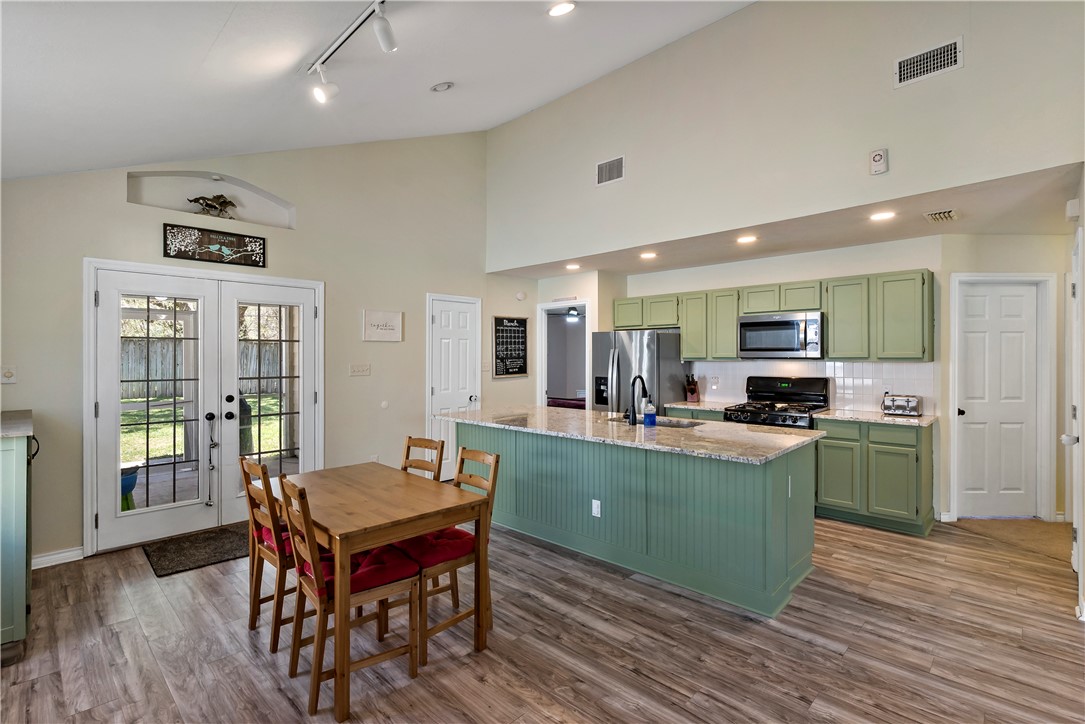 2113 Echols Street Property Photo 1