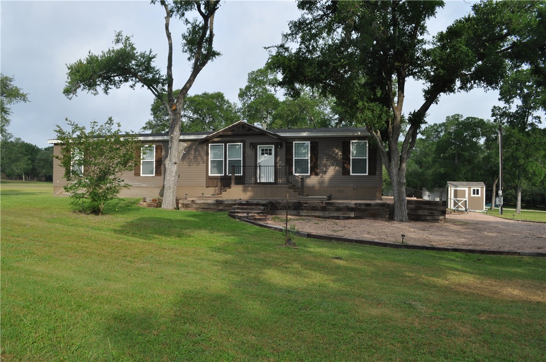 280 Lakewood Circle Property Photo 1