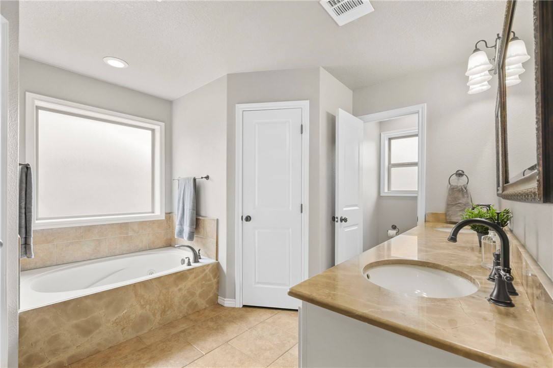 4014 Rocky Vista Drive Property Photo 18