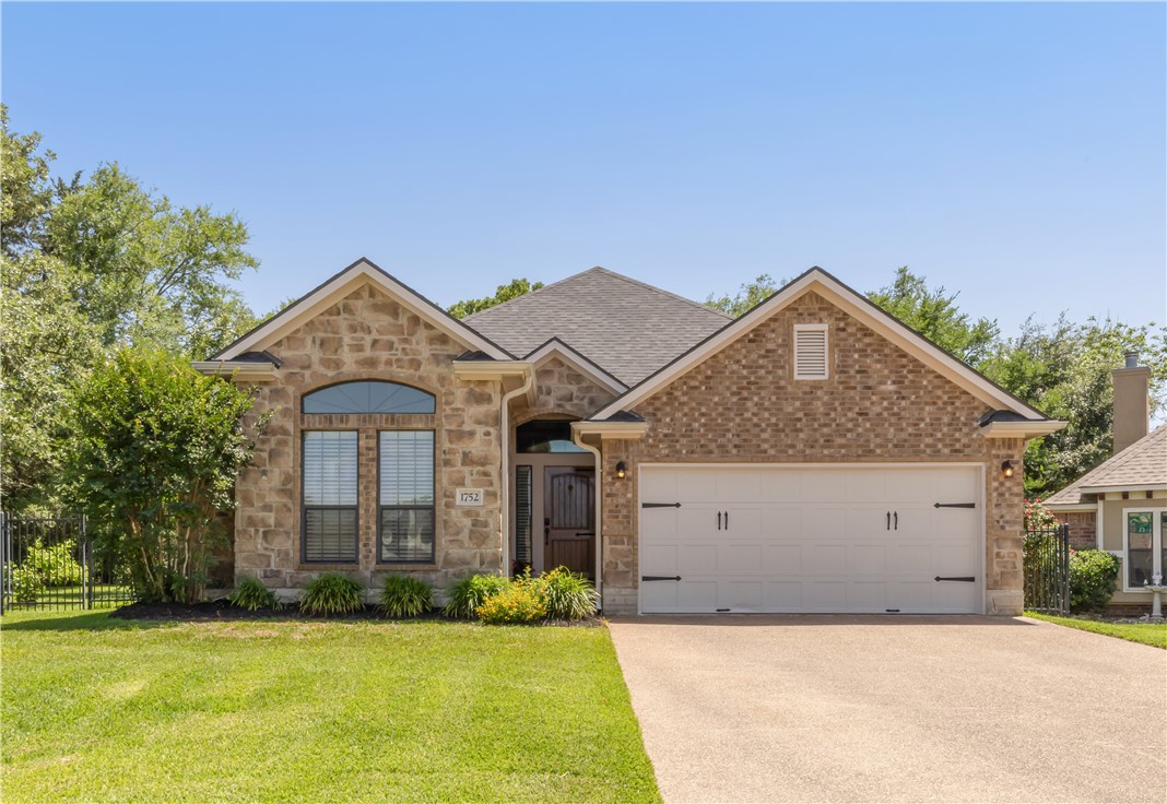 1752 Twin Pond Circle
