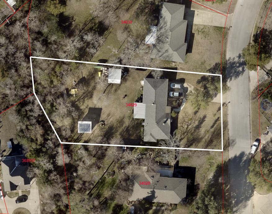 1002 Edgewood Drive Property Photo 2