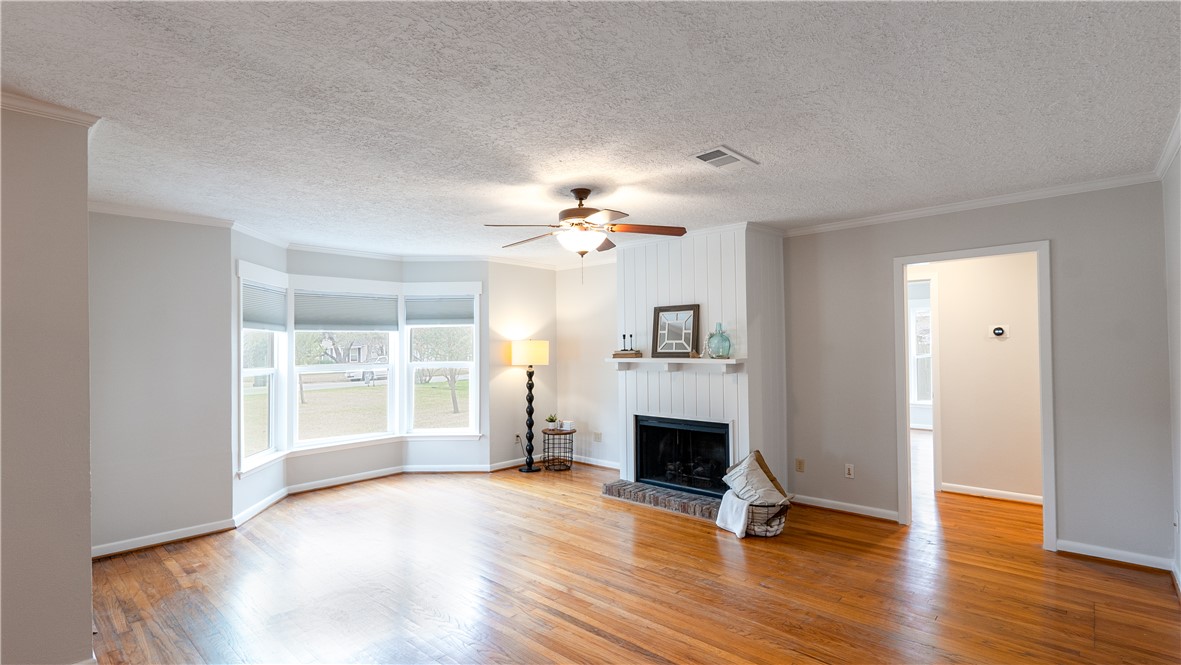 1002 Edgewood Drive Property Photo 10