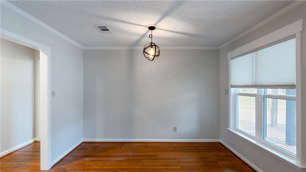1002 Edgewood Drive Property Photo 12