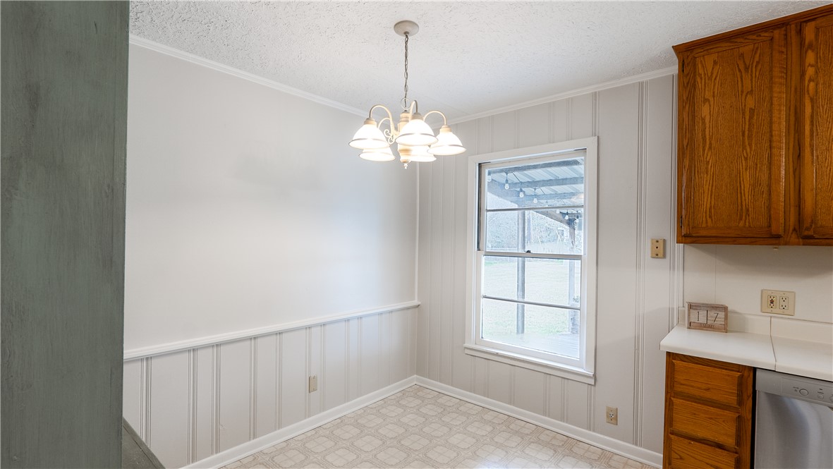 1002 Edgewood Drive Property Photo 14