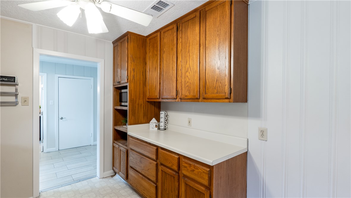 1002 Edgewood Drive Property Photo 17