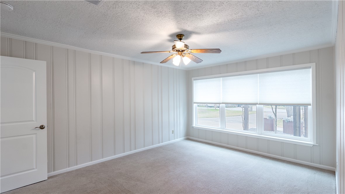 1002 Edgewood Drive Property Photo 23