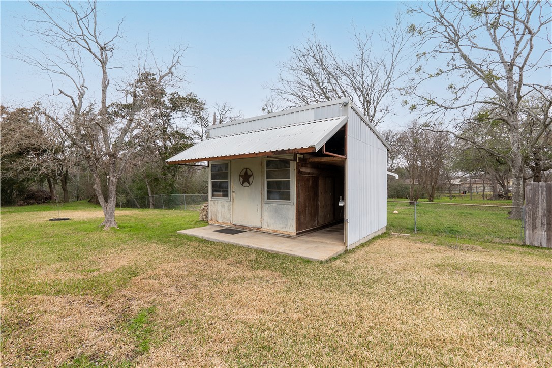 1002 Edgewood Drive Property Photo 29