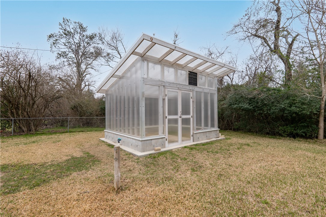 1002 Edgewood Drive Property Photo 31