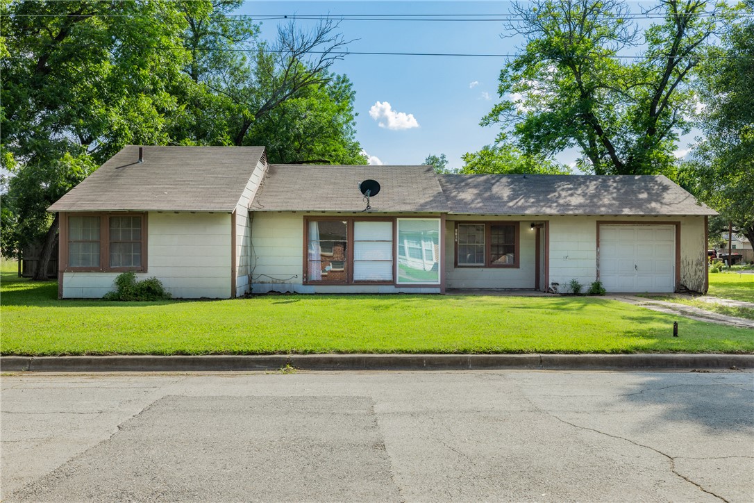 1102 Post Oak Street Property Photo 1