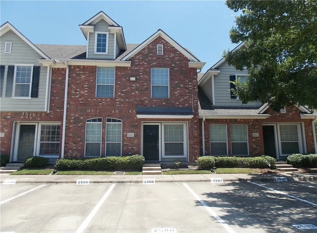 1001 Krenek Tap Road 2506 Property Photo 1