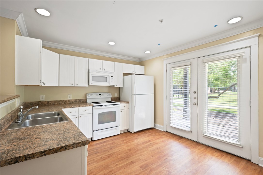 1725 Harvey Mitchell 1713 Property Photo 4