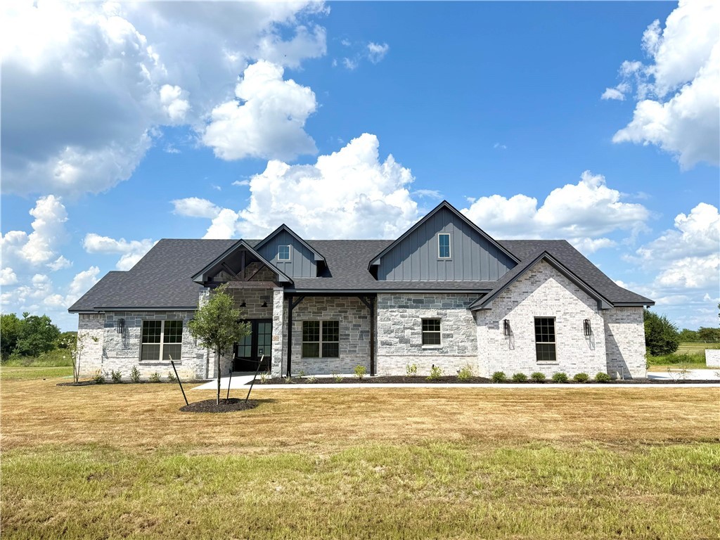 10070 Crown Point Property Photo 1