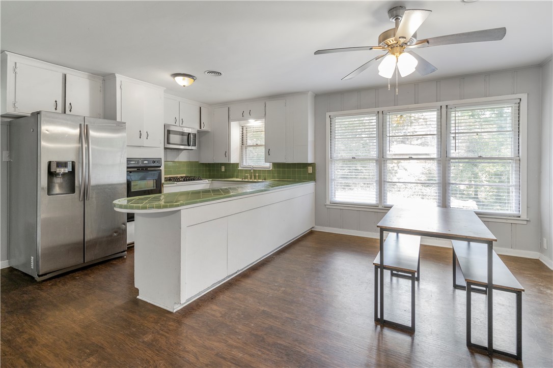 100 Fleetwood Street Property Photo 2