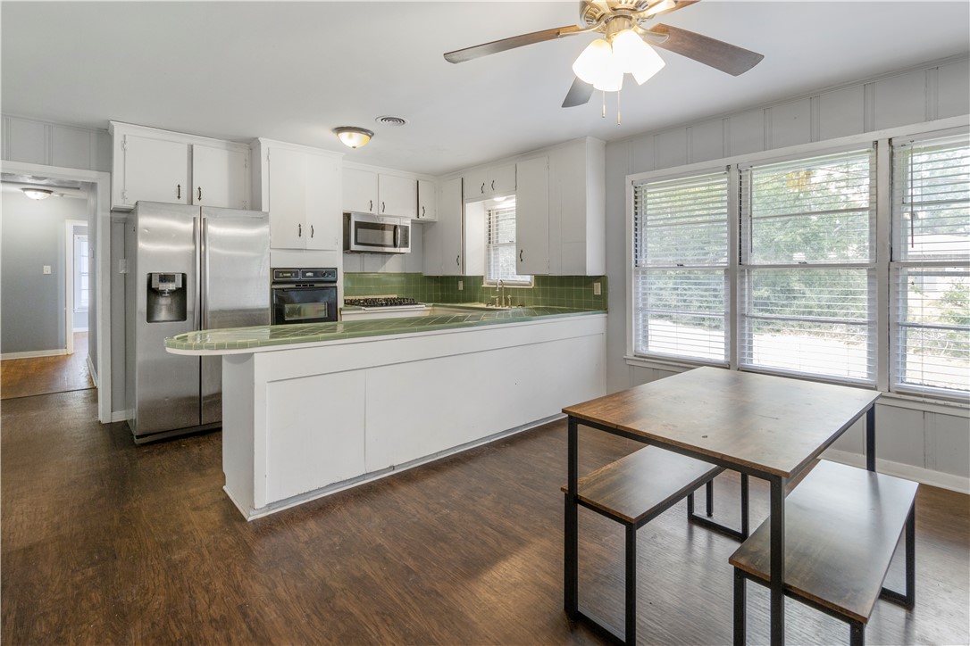 100 Fleetwood Street Property Photo 3