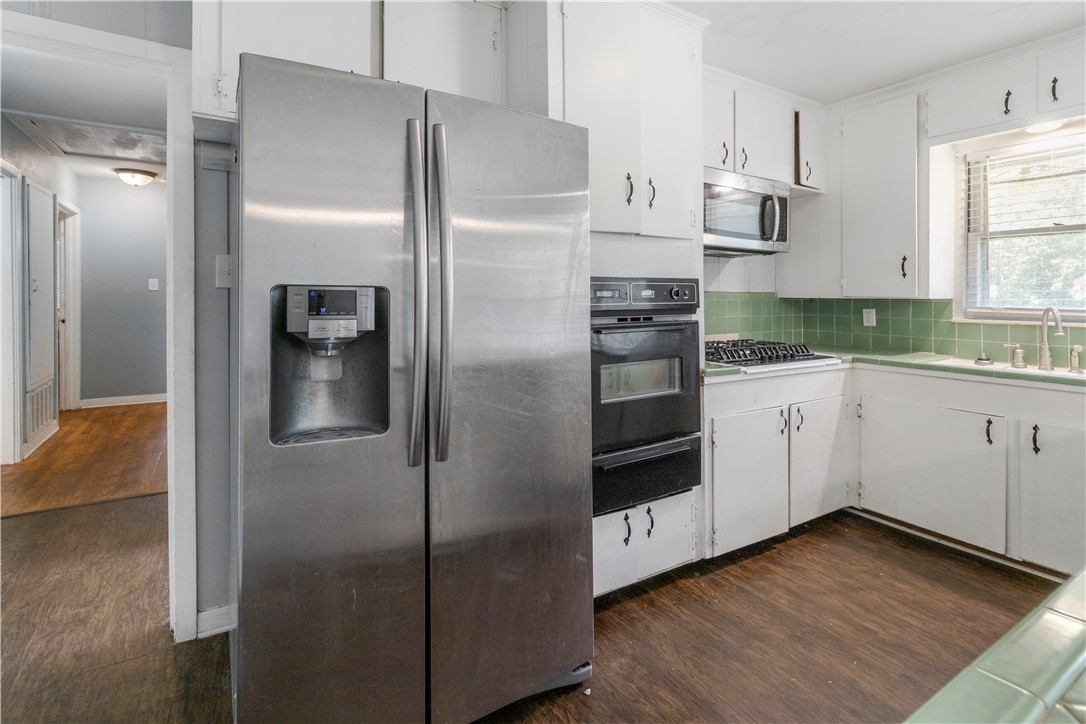 100 Fleetwood Street Property Photo 4