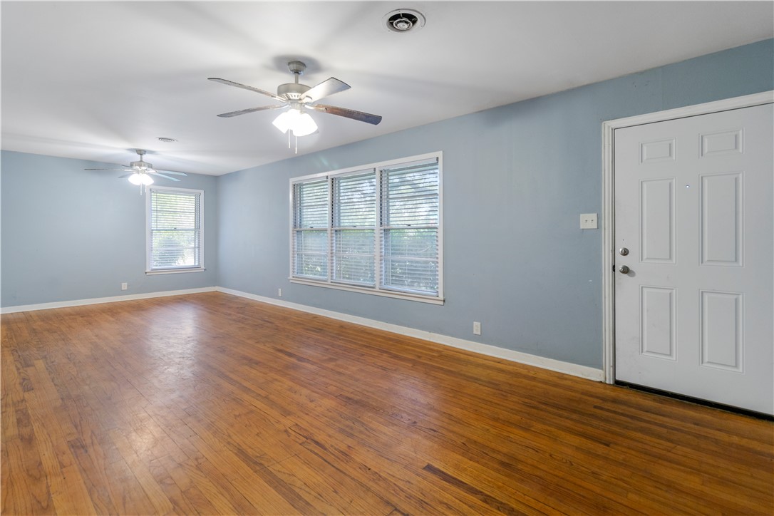 100 Fleetwood Street Property Photo 11